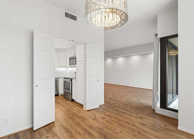 Property at 2001 Holcombe Blvd #1105, Houston, TX 77030, 2 beds, 2 baths