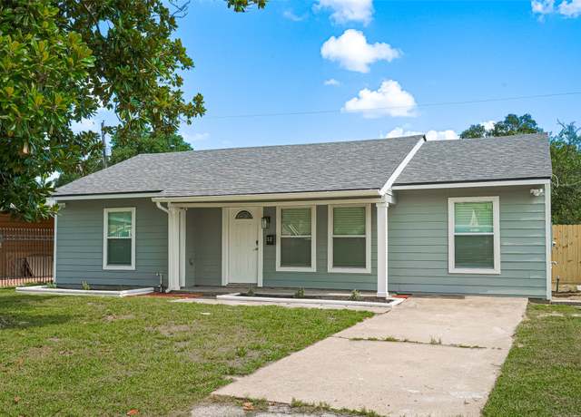 Property at 52 Penway St, Houston, TX 77022, 3 beds, 1 bath