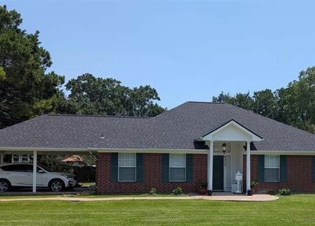 Property at 6220 32nd St, Groves, TX 77619, 4 beds, 2 baths