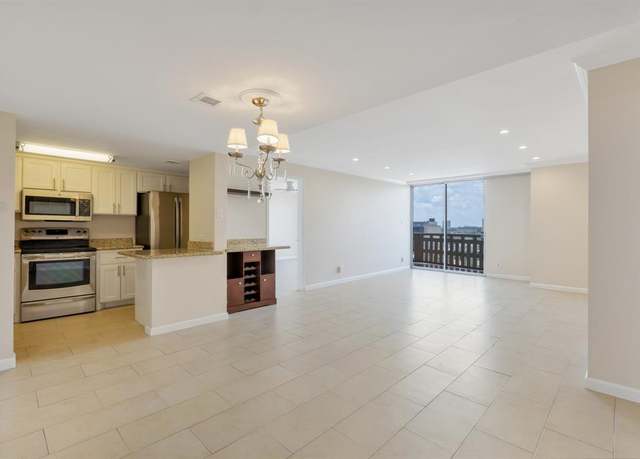 Property at 2016 Main St #714, Houston, TX 77002, 2 beds, 2 baths