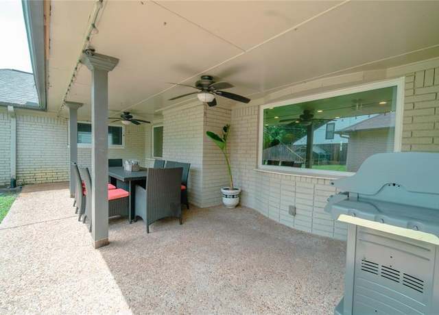 Property at 18050 Bambriar Dr, Houston, TX 77090, 3 beds, 2 baths