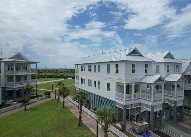 Property at 2602 E Seaside Dr, Galveston, TX 77550, 4 beds, 3.5 baths