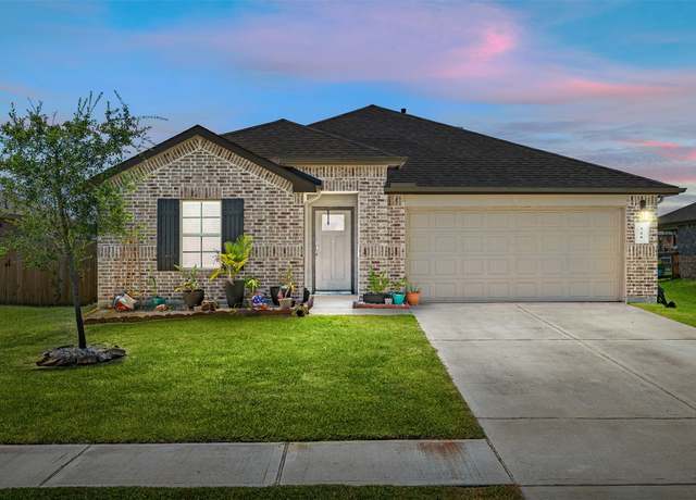 Property at 329 Kickapoo Dr, Anahuac, TX 77514, 4 beds, 3 baths