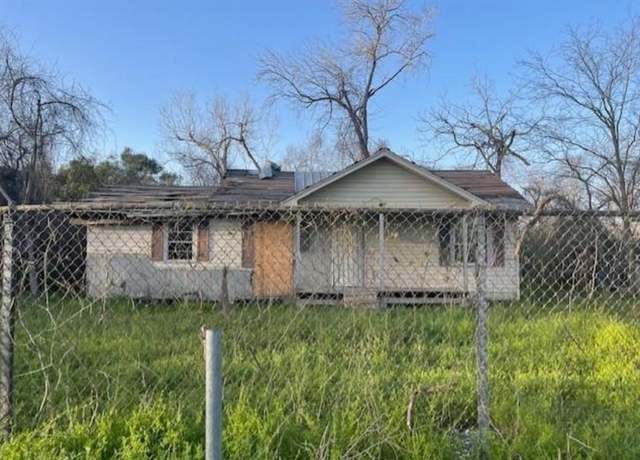 Property at 7001 Lavender St #5, Houston, TX 77016, 3 beds, 2 baths