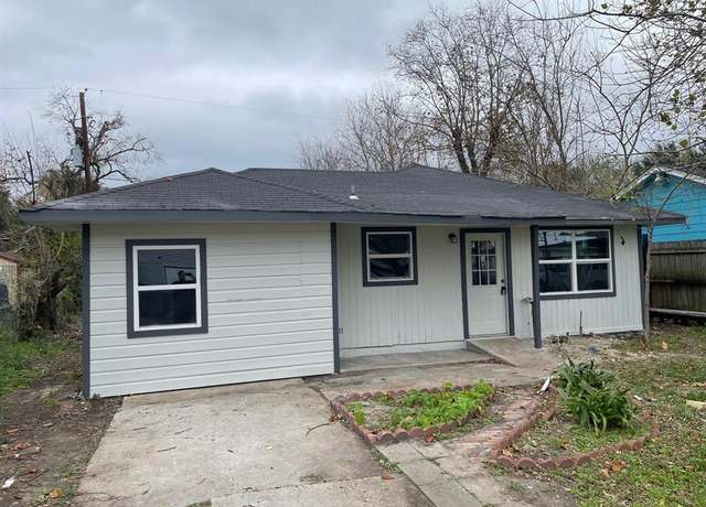 Property at 10705 Munn St, Houston, TX 77029, 4 beds, 1.5 baths