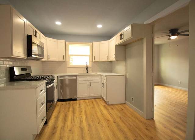 Property at 10705 Munn St, Houston, TX 77029, 4 beds, 1.5 baths