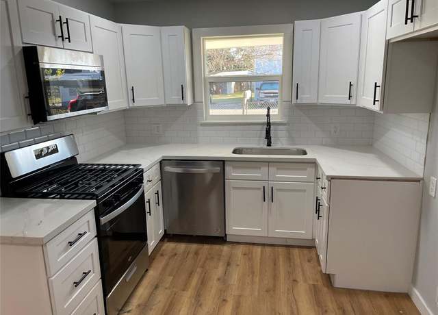 Property at 10705 Munn St, Houston, TX 77029, 4 beds, 1.5 baths