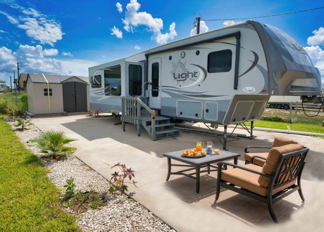 Property at 1335 Marlin Dr, Sargent, TX 77414