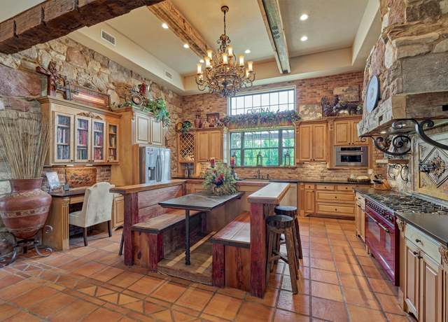 Property at 2021-2 County Road 312, Navasota, TX 77868, 4 beds, 4 baths