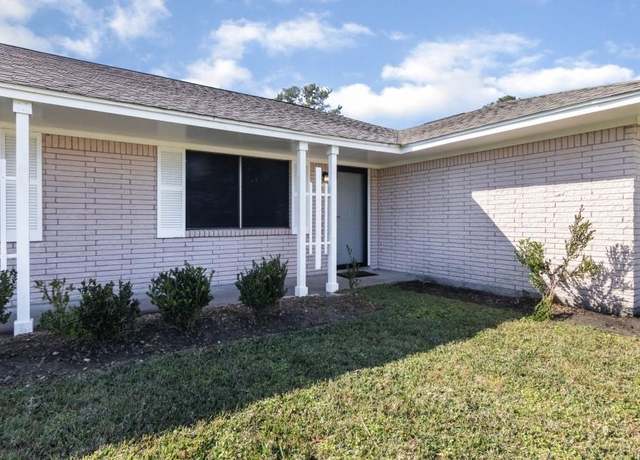 Property at 208 Tanglewood St, Baytown, TX 77520, 4 beds, 2 baths