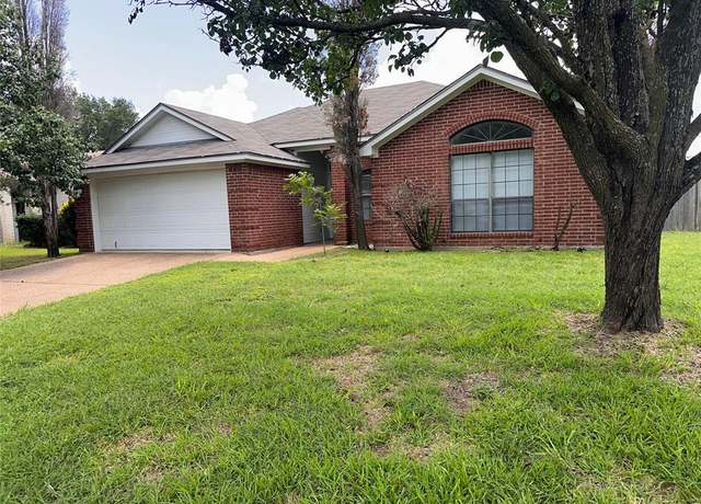 Property at 9412 Riviera Dr, Waco, TX 76712, 3 beds, 2 baths