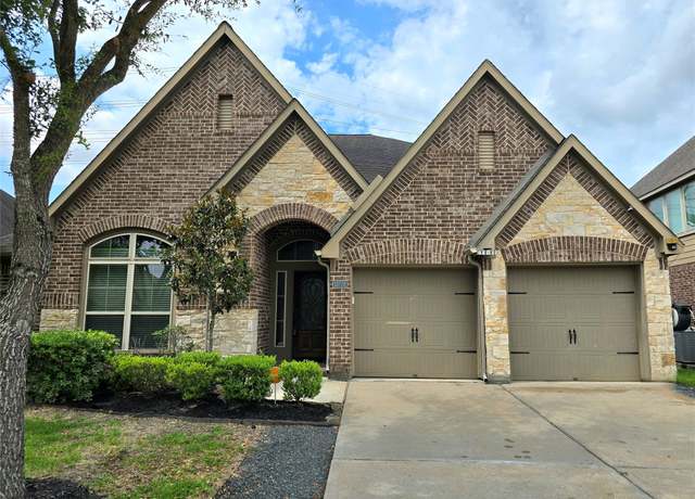 Property at 13710 Mooring Pointe Dr, Pearland, TX 77584, 4 beds, 3 baths