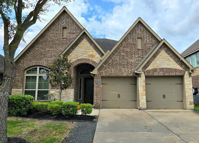 Property at 13710 Mooring Pointe Dr, Pearland, TX 77584, 4 beds, 3 baths