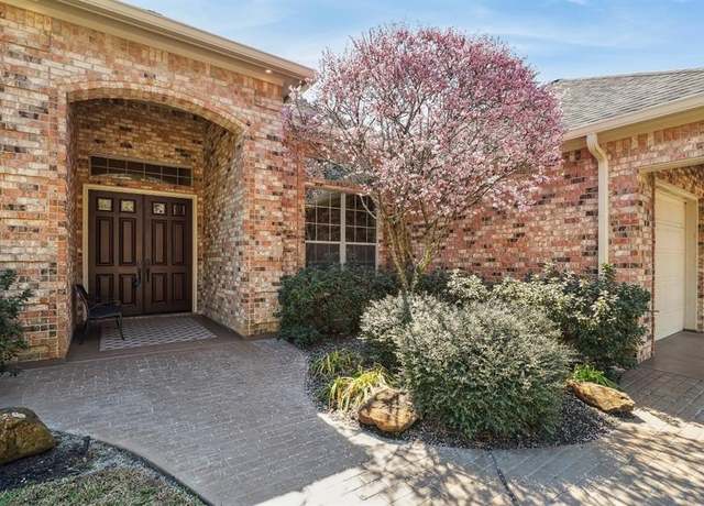 Property at 901 Longmire Rd #17, Conroe, TX 77304, 4 beds, 2.5 baths
