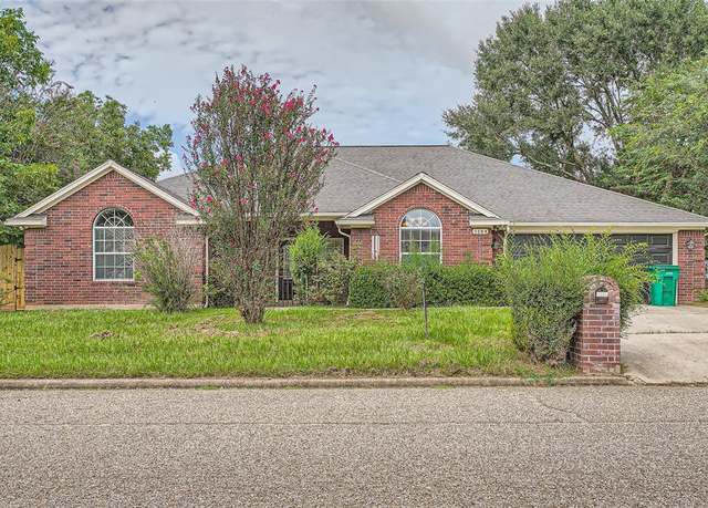 Property at 7098 Gentle Breeze Dr, Willis, TX 77318, 3 beds, 2 baths