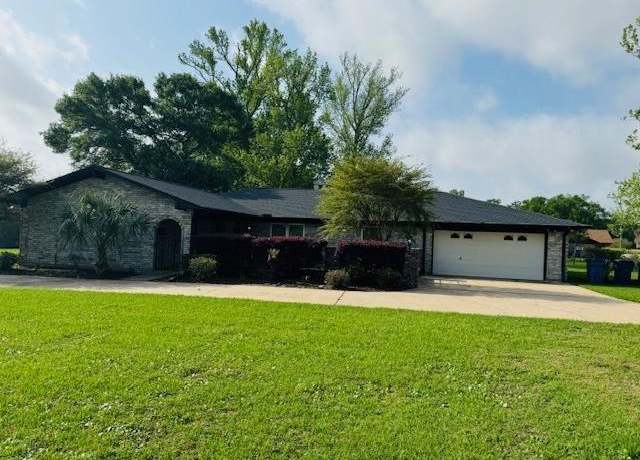 Property at 3434 W Park Ave, Orange, TX 77630, 3 beds, 2 baths