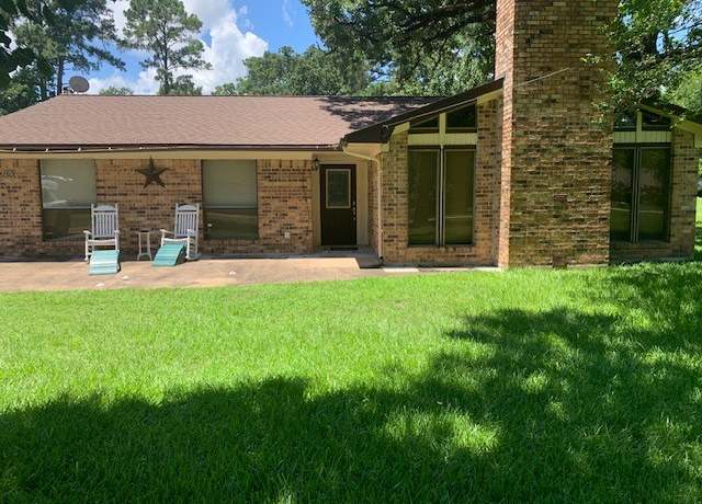 Property at 150 SW Schooner Dr, Trinity, TX 75862, 3 beds, 2 baths