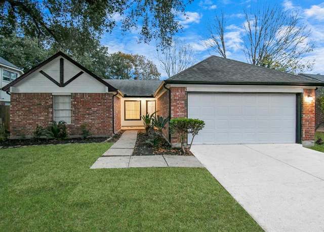 Property at 4915 Pecan Grove Dr, Pearland, TX 77584, 3 beds, 2 baths