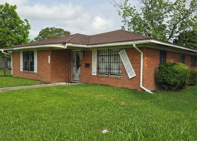 Property at 1610 Cartwright St, Beaumont, TX 77701, 2 beds, 2 baths