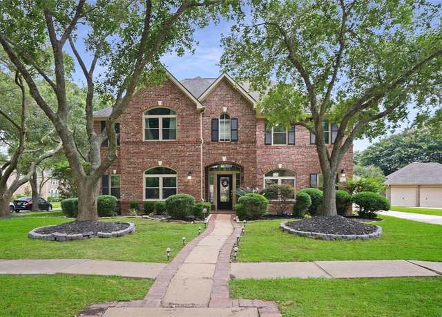 Property at 3 Amberstone Dr, Sugar Land, TX 77479, 5 beds, 3.5 baths