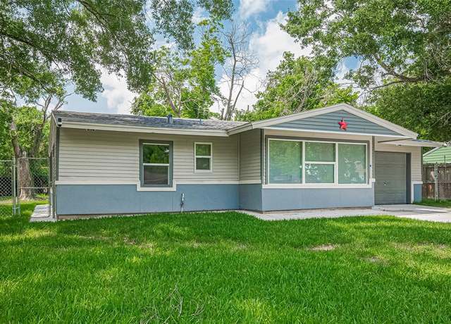 Property at 6058 Lyndhurst Dr, Houston, TX 77033, 4 beds, 3 baths
