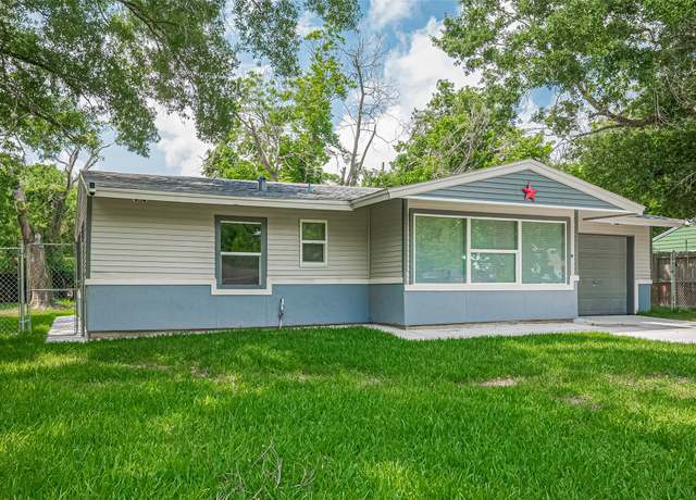 Property at 6058 Lyndhurst Dr, Houston, TX 77033, 4 beds, 3 baths