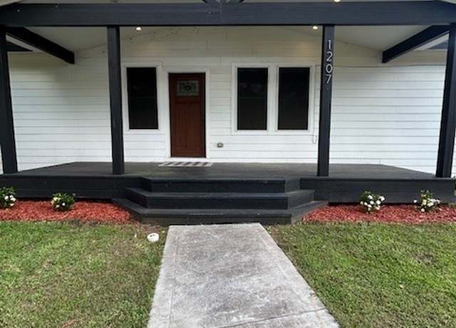Property at 1207 W 10th St, Freeport, TX 77541, 3 beds, 2 baths