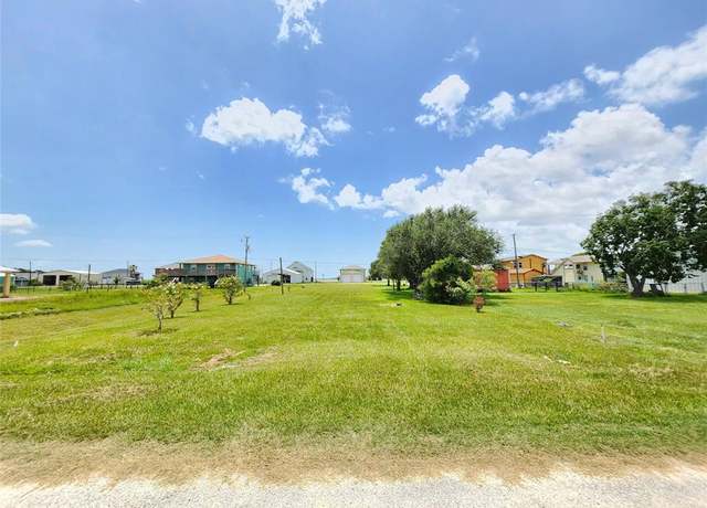 Property at 853 Swallow Dr, Palacios, TX 77465