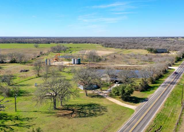 Property at 2095 Fm 1452 W, Madisonville, TX 77864, 3 beds, 2 baths