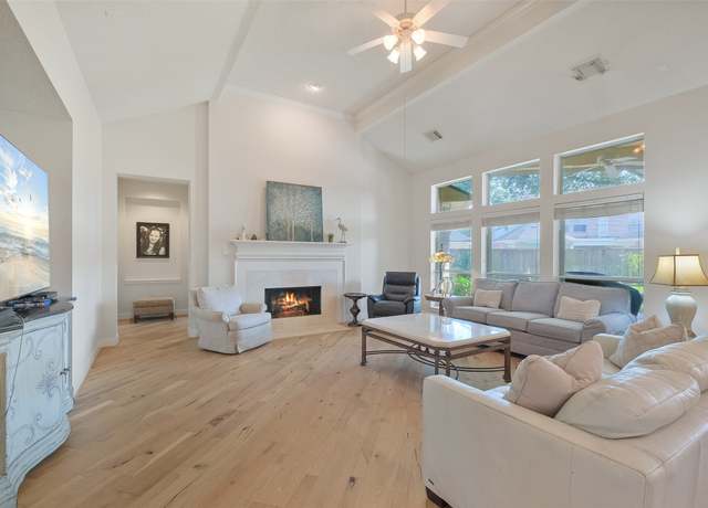 Property at 7915 Chianti Ct, Sugar Land, TX 77479, 4 beds, 2.5 baths