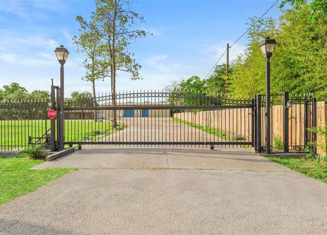 Property at 2701 Charles Ln, Sugar Land, TX 77498