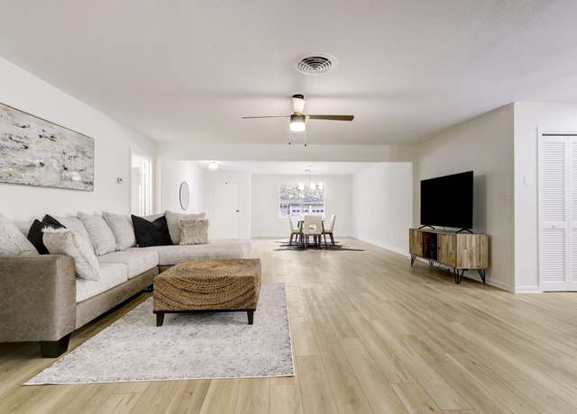 Property at 1717 Edna Ave, Bay City, TX 77414, 4 beds, 3 baths