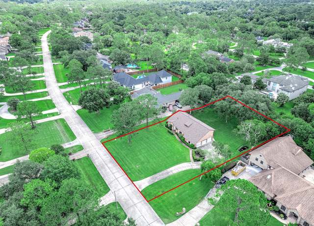 Property at 1203 Tall Pines Dr, Friendswood, TX 77546, 3 beds, 2.5 baths