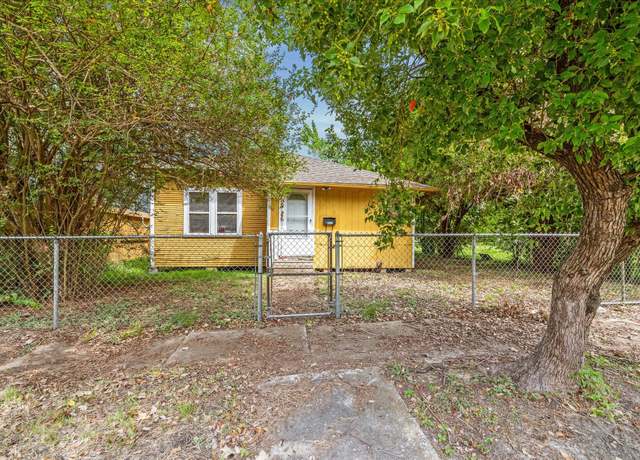 Property at 4427 Providence St, Houston, TX 77020