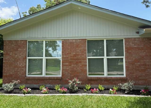 Property at 3923 Hickok Ln, Houston, TX 77047, 3 beds, 2 baths