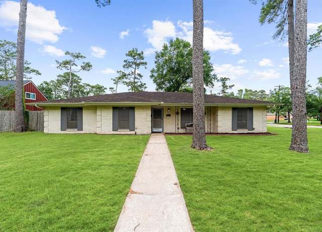 Property at 1057 Royal Oak Dr, Dickinson, TX 77539, 4 beds, 2 baths
