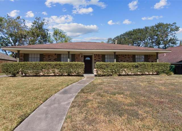 Property at 5818 Silver Forest Dr, Houston, TX 77092, 4 beds, 2 baths