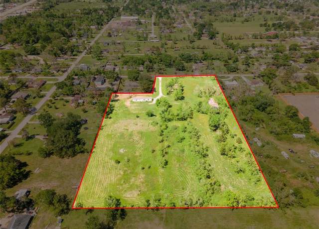 Property at 238 East Phillips Rd, Angleton, TX 77515, 3 beds, 2 baths