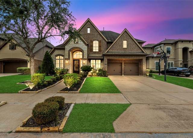 Property at 6 Volerran Path Ln, Missouri City, TX 77459, 5 beds, 4.5 baths