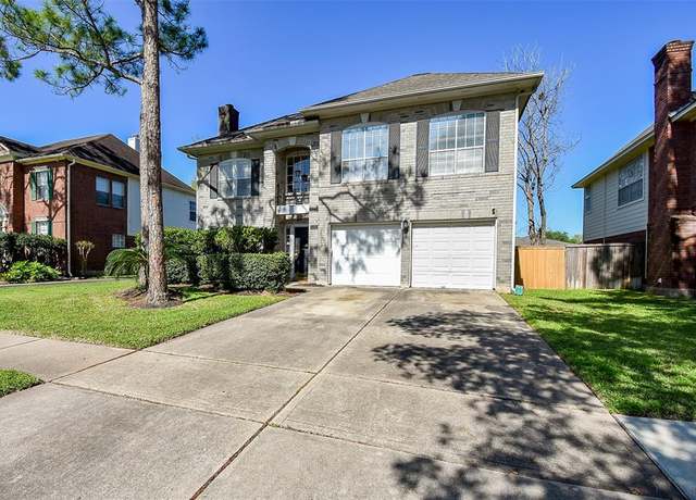 Property at 1207 Green Knoll Dr, Sugar Land, TX 77479, 3 beds, 2.5 baths