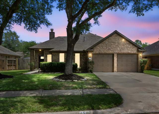 Property at 4507 Pristine Dr, Fresno, TX 77545, 4 beds, 2 baths