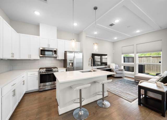 Property at 4509 Whitney Park Way, Houston, TX 77022, 3 beds, 2.5 baths