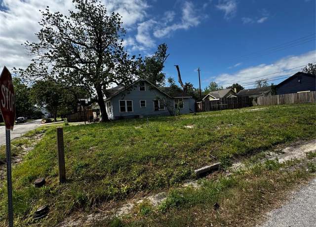 Property at 607 Melwood St, Houston, TX 77009