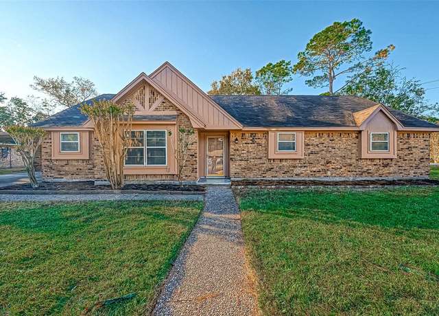 Property at 2709 Adams St, Alvin, TX 77511, 3 beds, 2 baths