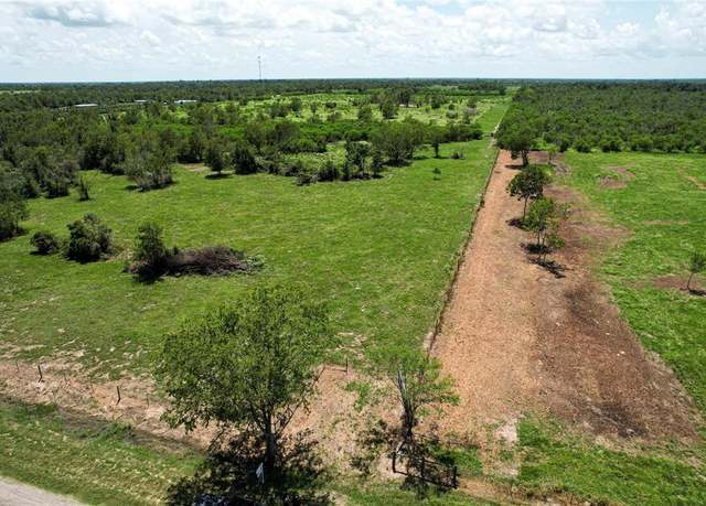Property at 13915 Schmidt Rd, Hempstead, TX 77445