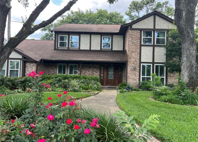 Property at 10902 Brentway Dr, Houston, TX 77070, 5 beds, 3.5 baths