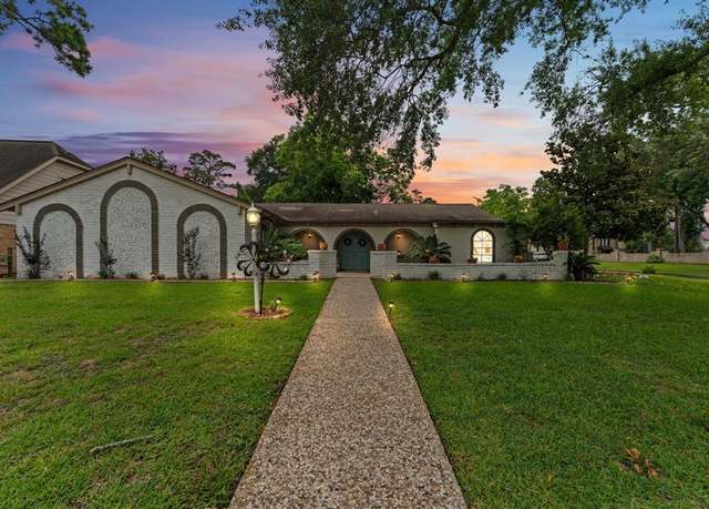Property at 202 Tree Trunk Dr, Spring, TX 77388, 5 beds, 3.5 baths