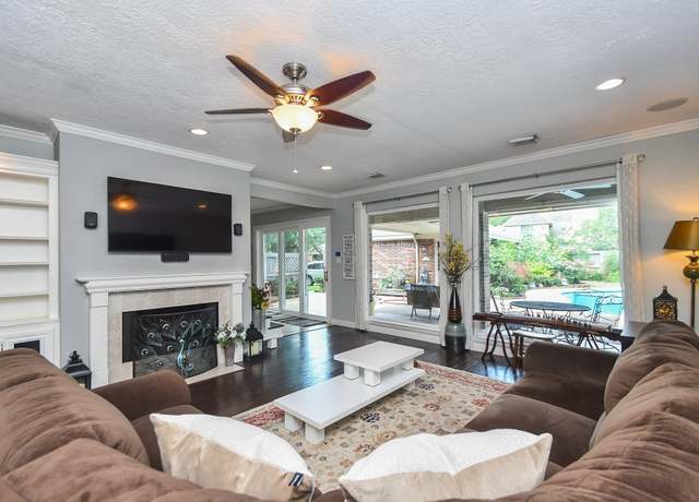 Property at 7103 Adobe Meadows Ct, Sugar Land, TX 77479, 4 beds, 2.5 baths