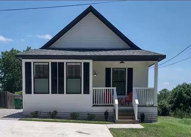 Property at 704 Burleson St, Brenham, TX 77833, 3 beds, 2 baths