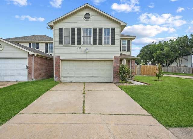 Property at 11702 Evesborough Dr, Houston, TX 77099, 5 beds, 2.5 baths